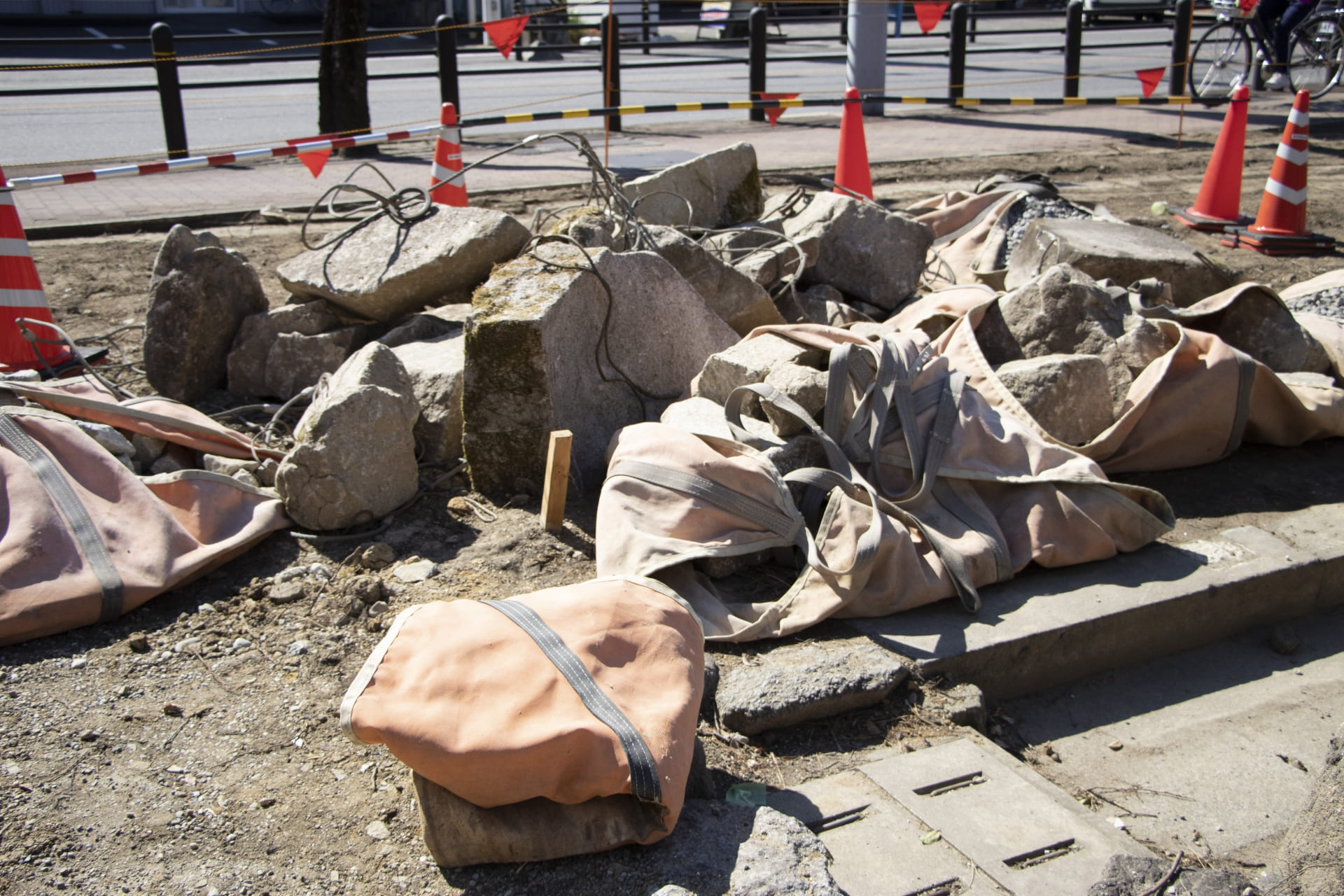 空き家売却前に要確認！地中埋設物の撤去費用と対策ガイド